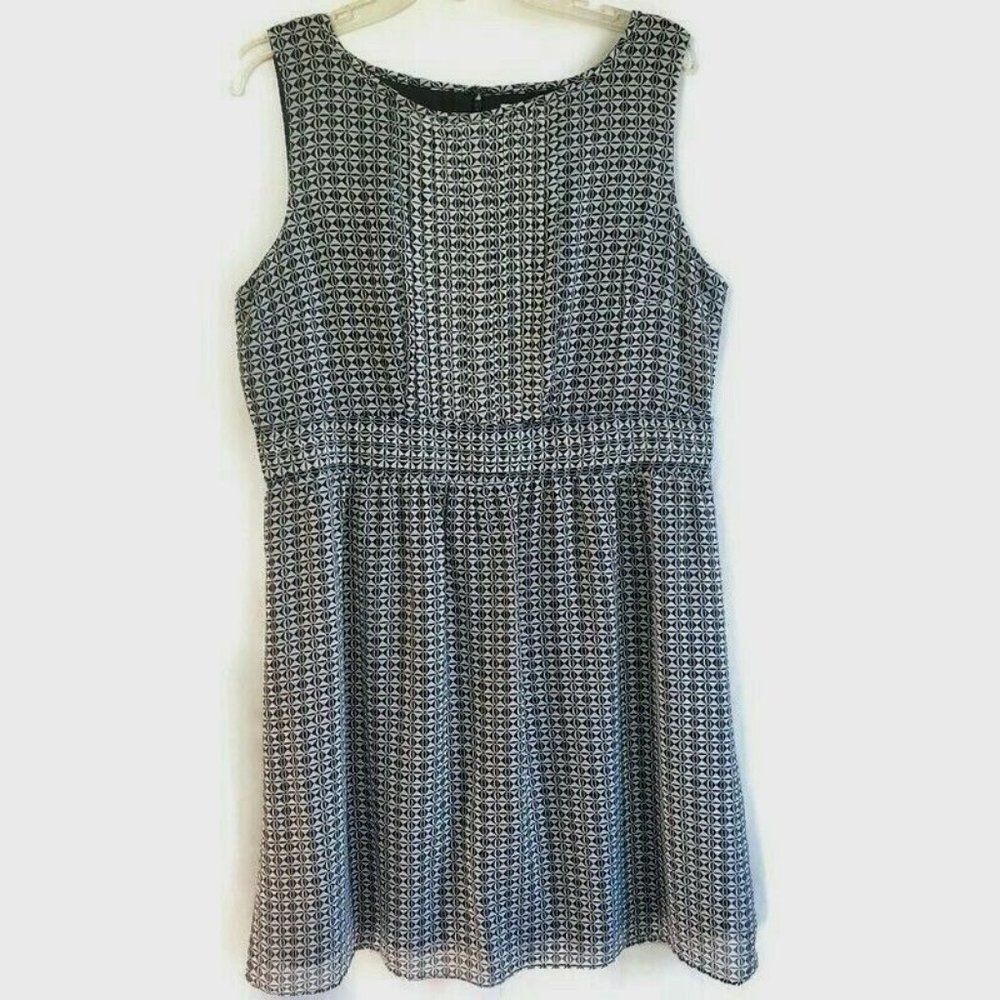 Emma & Michele Dress Sleeveless Black and White Geometric Lined Pleated Size 16